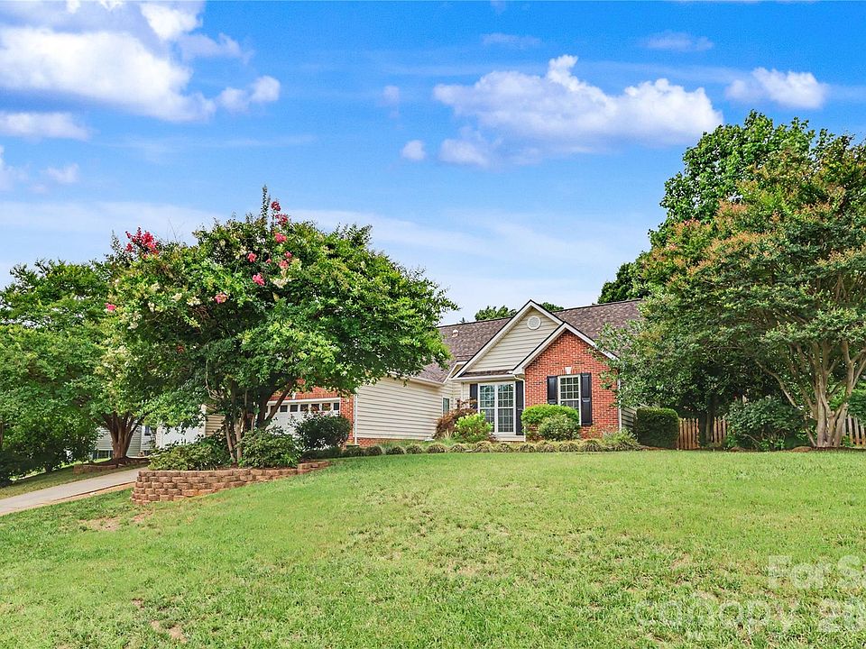 1st image of 308 Braxton Dr
