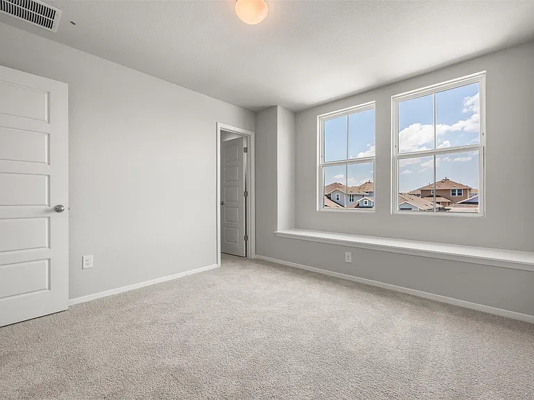 187 Haywood Mnr — Photo 10