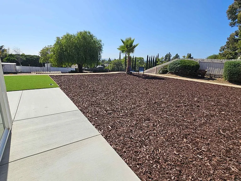 1540 Belmont Park Rd — Photo 24