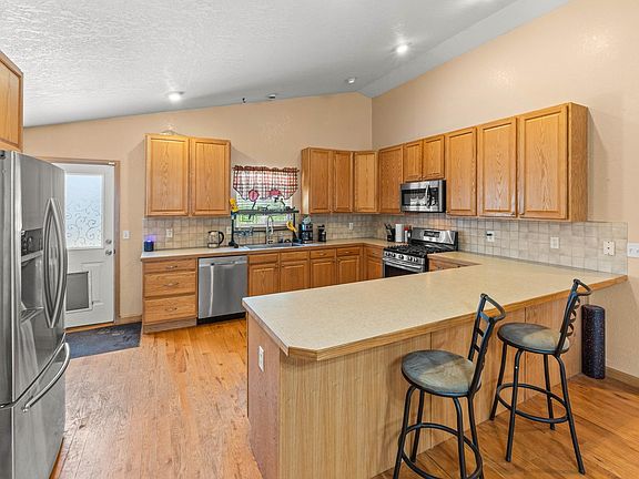 5th image of 1492 S Cora Ave