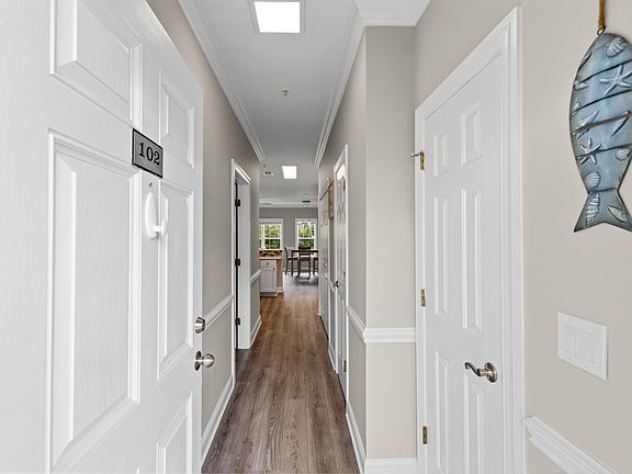 3rd image of 4141 Hibiscus Dr. #102