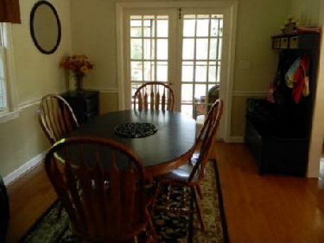 2nd image of 27 College St