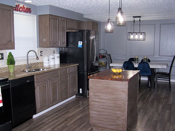 5th image of 8731 Crestwater Dr