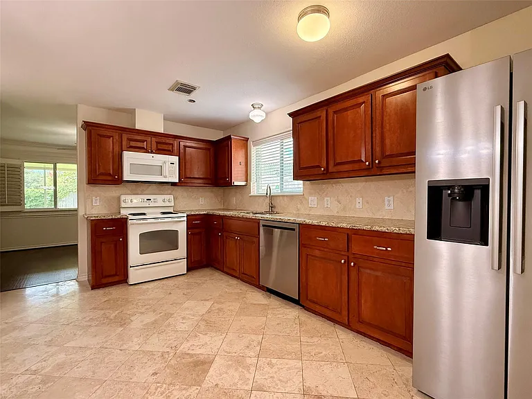 1702 Fantasy Woods Dr — Photo 8