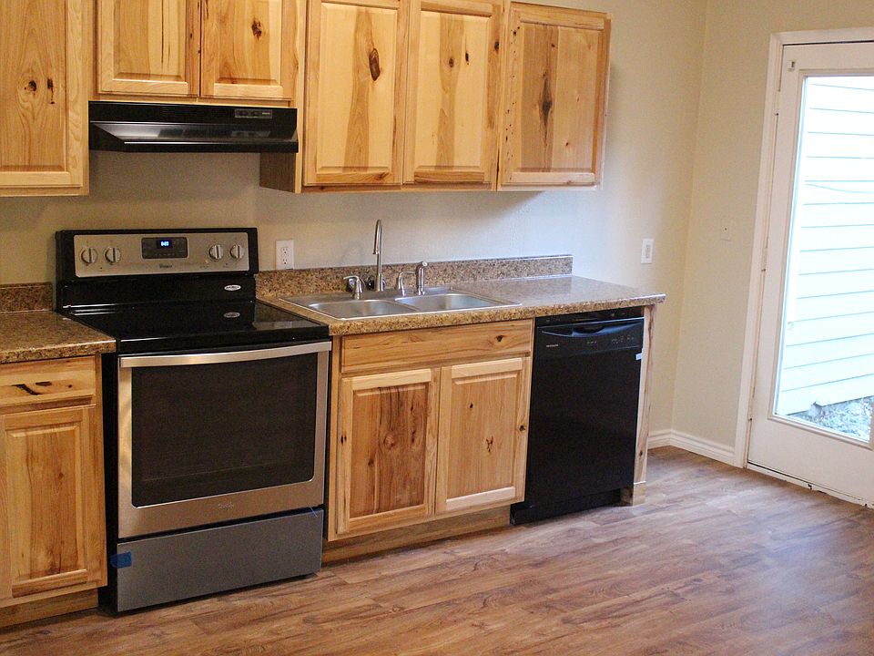 1st image of 913 W Chestnut Street # Fl 1ST