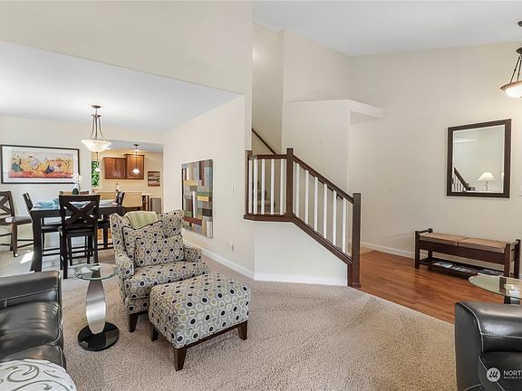 4th image of 3020 32nd Avenue NW