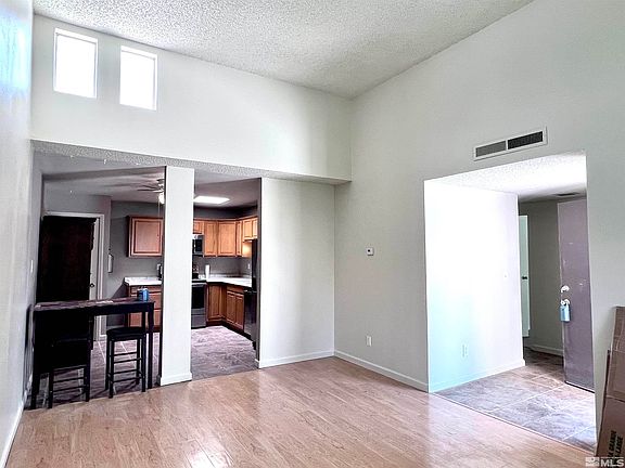 4th image of 1052 Baywood Dr APT C