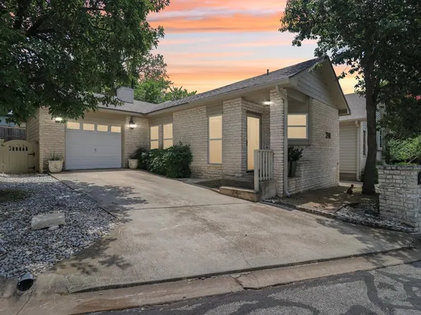 241 Old Oaks, Kerrville, TX 78028