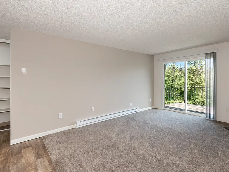 Creekside Commons Apartments — Photo 16