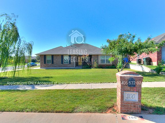 5th image of 200 Tecumseh Meadows Dr