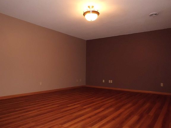 4th image of 504 Palomino Ln