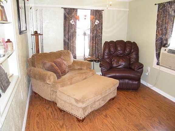 5th image of 2115 Avenue F
