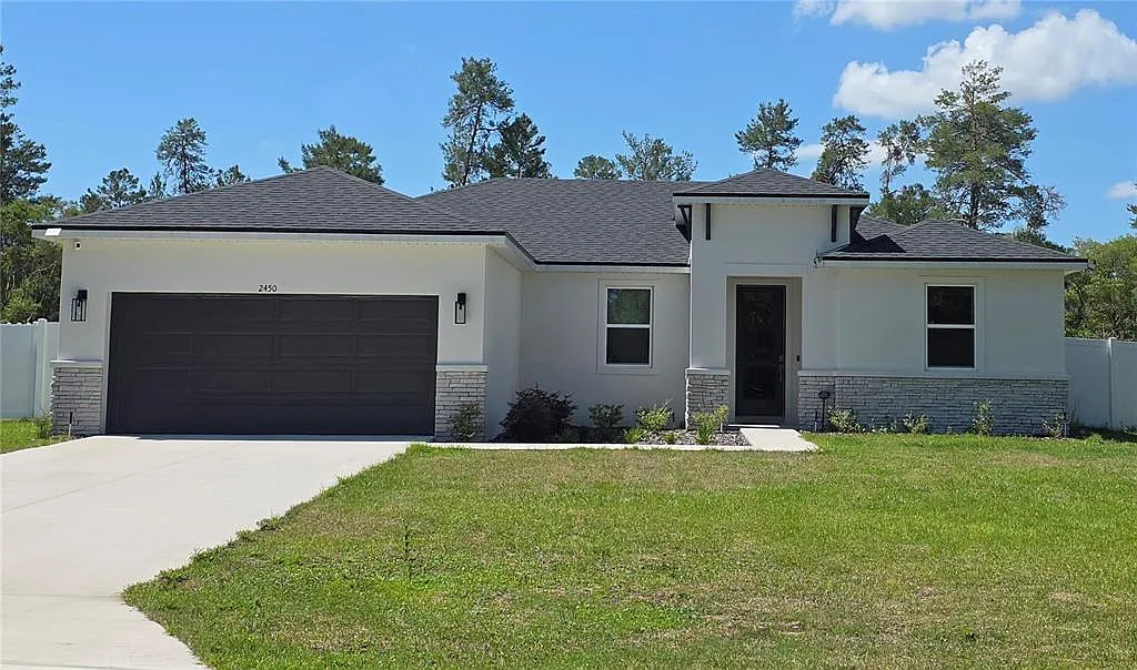 4 bed, 2.0 bath, 1796 sqft, $2,100 — Photo 1
