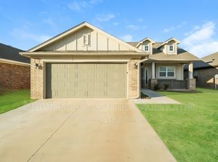 10621 NW 20th St, Yukon, OK 73099
