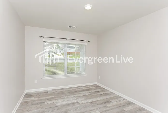 805 Vanguard St — Photo 10
