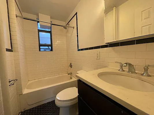 Rented by Hillel Realty Group | media 21