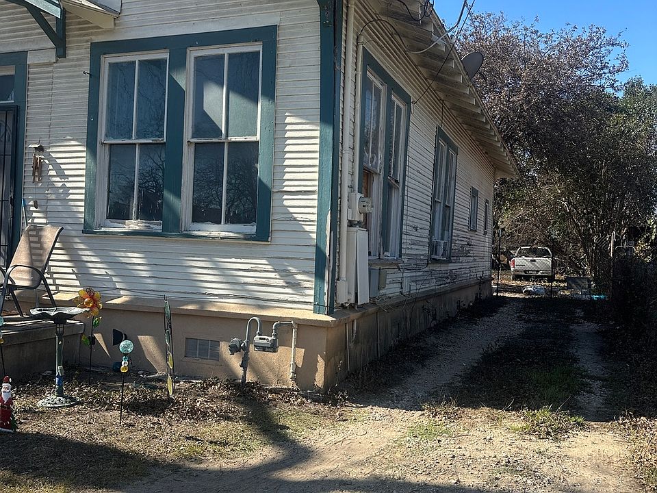 2nd image of 213 LAVONIA PL