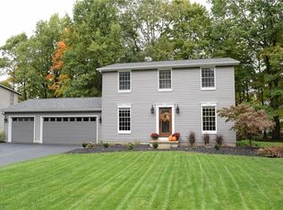 355 Sawmill Ct, Cortland, OH