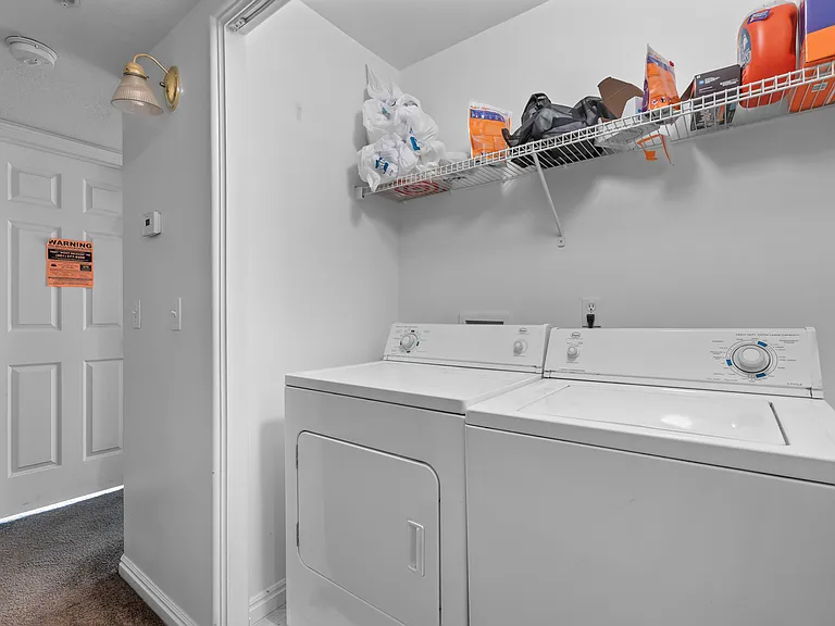 567 N University Ave #210 — Photo 12
