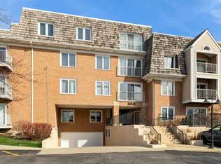 308 Happ Rd APT 204, Northfield, IL 60093