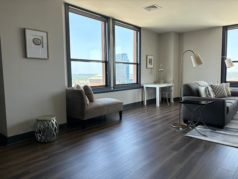 Living/Sitting area