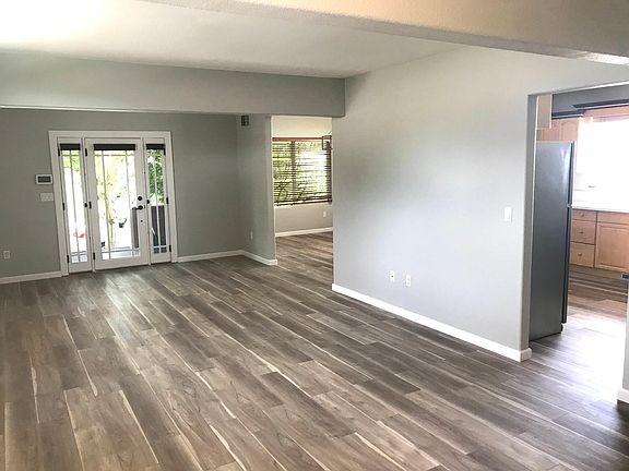 3rd image of 2404 Simpson Ave