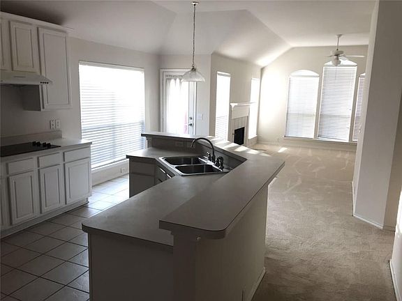 5th image of 2429 Cimmaron Dr