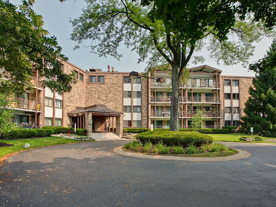 1st image of 250 W Parliament Pl APT 215