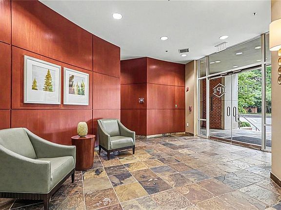 4th image of 2626 Peachtree Rd NW Unit 205