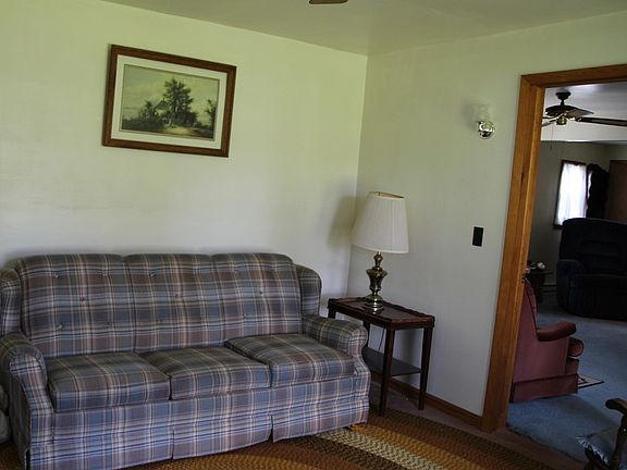 5th image of 36132 Taylor Ave