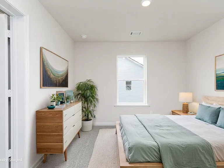 703 Berkeley Dr — Photo 13