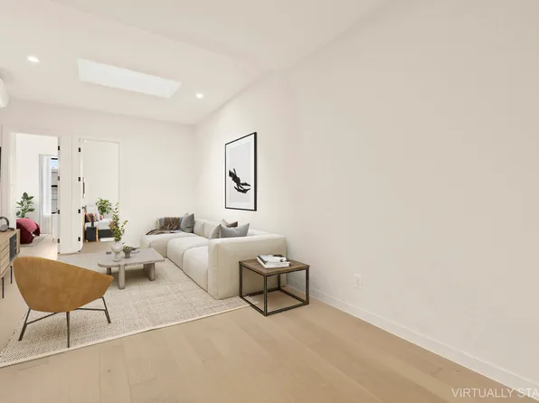 880 Manhattan Avenue image 1 of 12