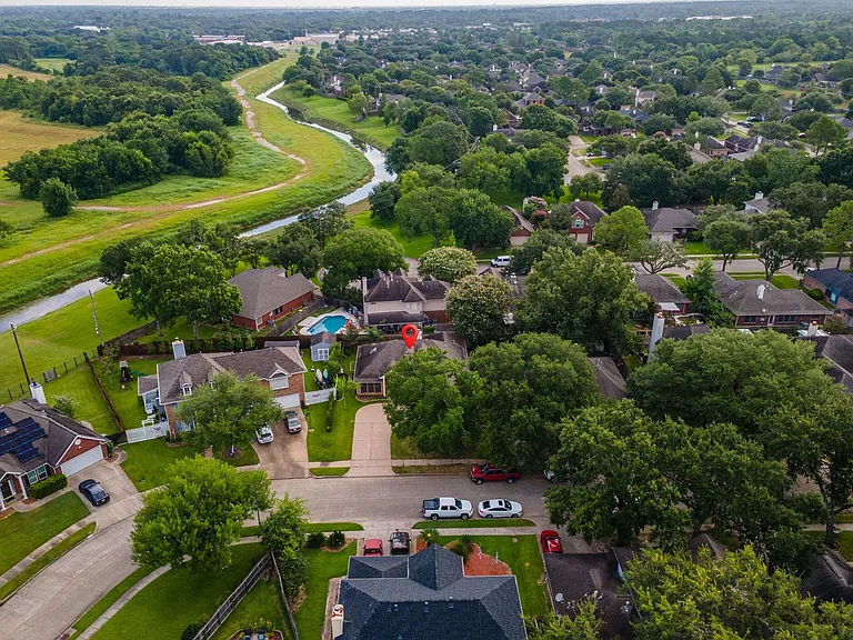 1813 Oak Wood Dr E — Photo 12