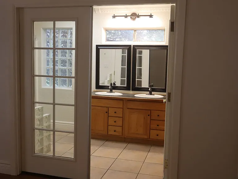 1810 Town And Country Dr — Photo 24
