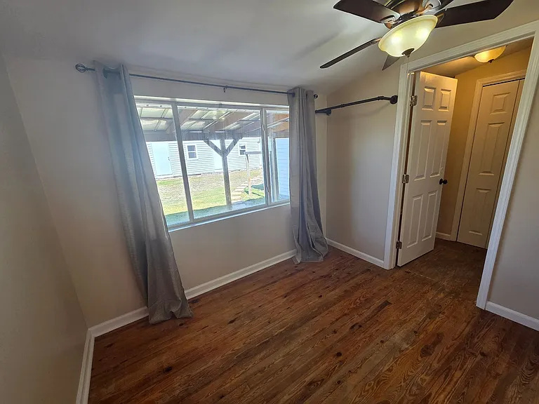 1525 Oak Ave — Photo 28