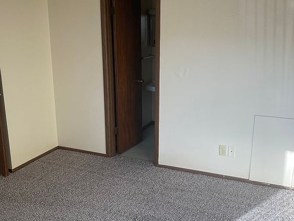 5th image of 1345-1365 Meadowview Dr #1345-12