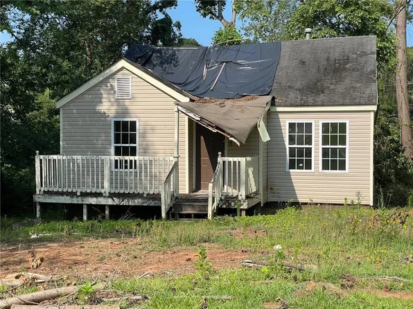 1313 Greenbriar Dr, Griffin, GA 30223
