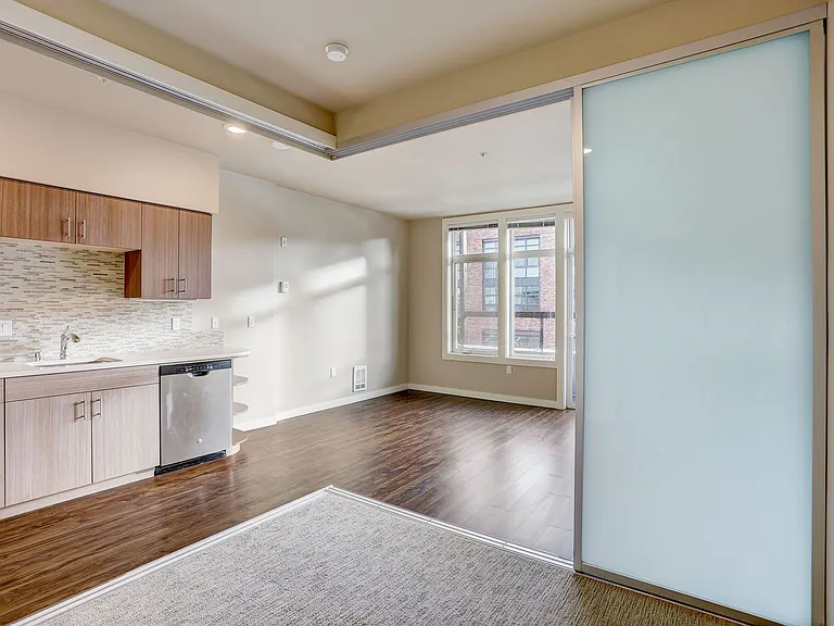 Evolve Apartments — Photo 2
