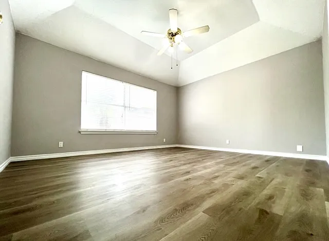 4 bed, 3.5 bath, 2550 sqft, $2,150 — Photo 4