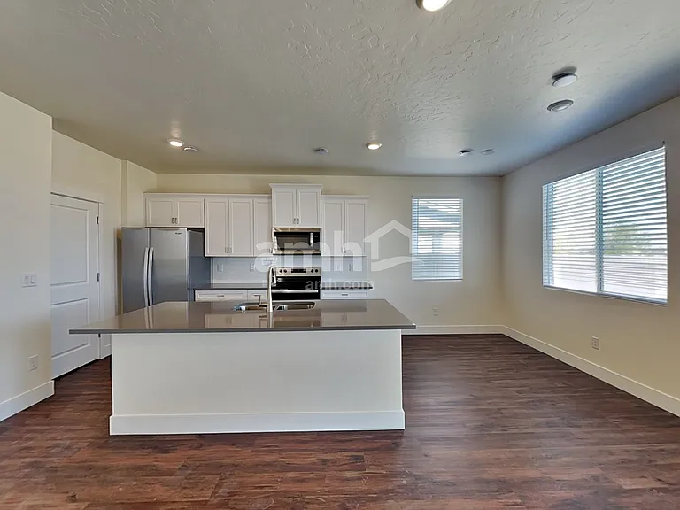 6634 Spriggel St — Photo 3