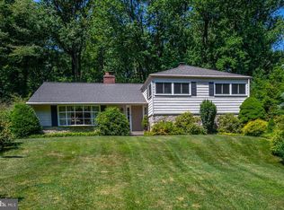 450 Howellville Rd, Berwyn, PA 19312