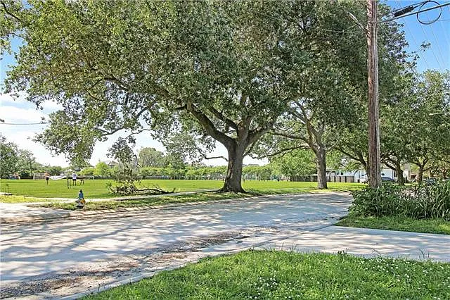 5 bed, 4.0 bath, 3700 sqft, $3,500 — Photo 3