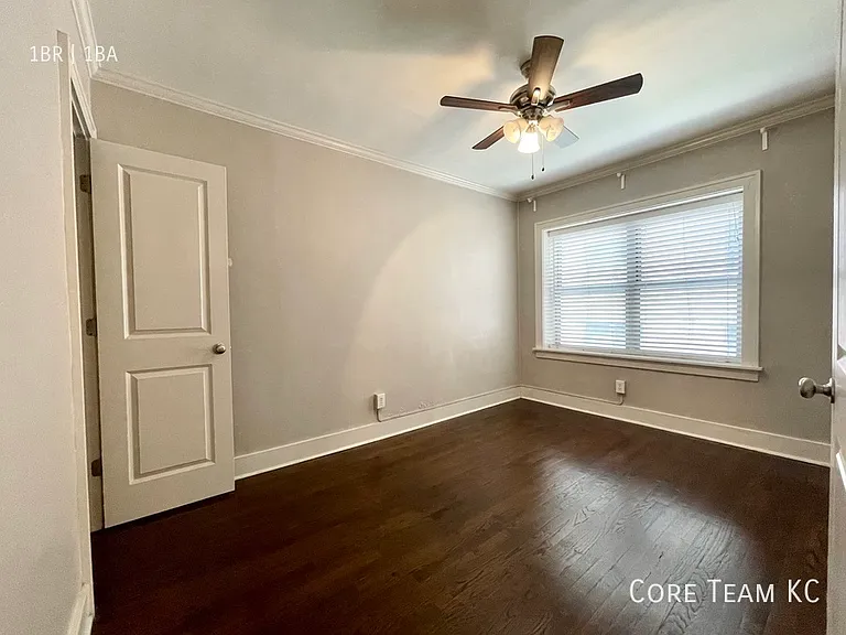 710 W 48th St #204 — Photo 7