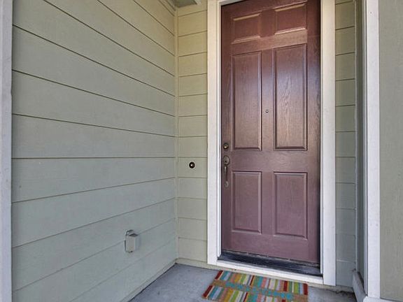 5th image of 2047 Heather Glen Dr
