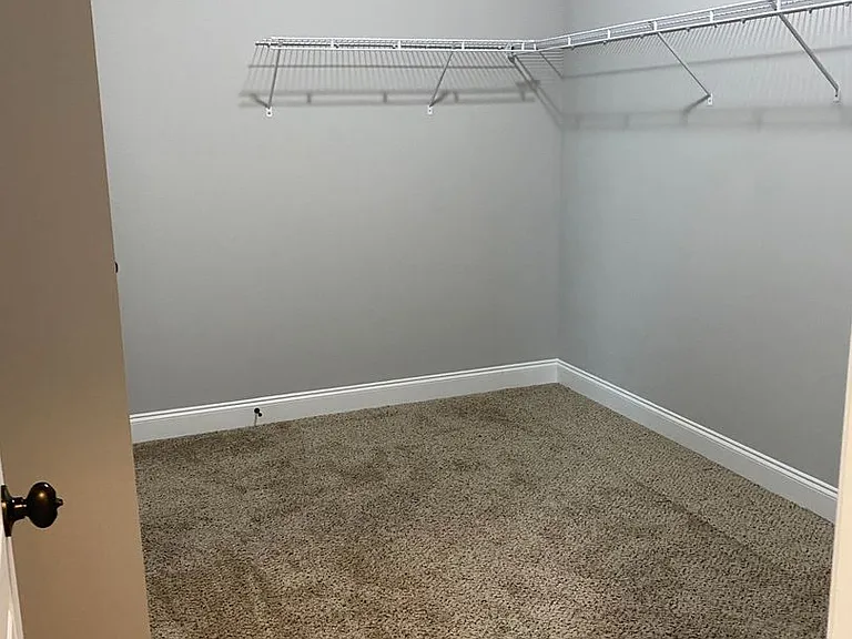 921 Burlington Dr — Photo 43