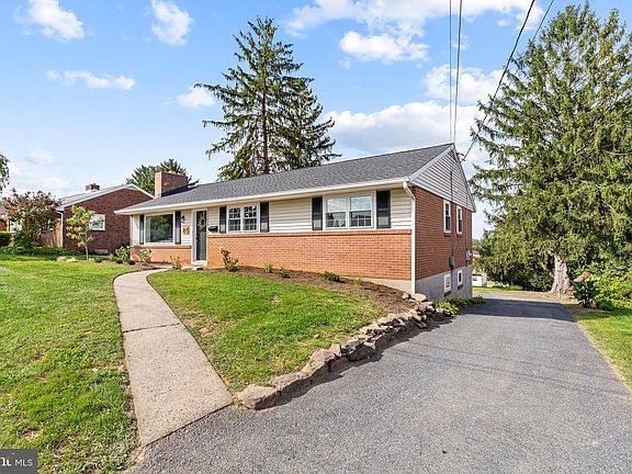 5th image of 27 Fairview Dr