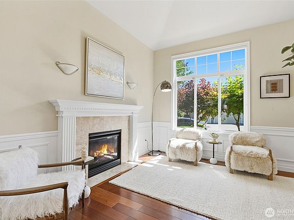 4th image of 16105 Northup Way