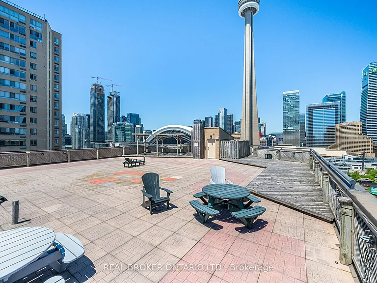 250 Queens Quay W #604 — Photo 40