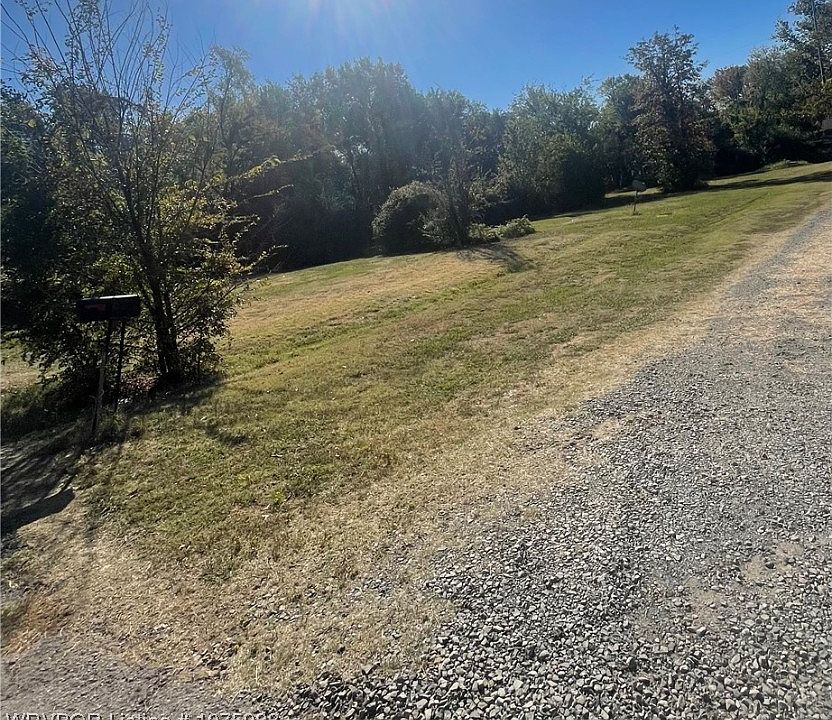 2nd image of 702 Carrie Dr