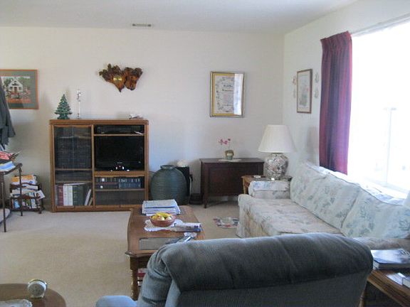 4th image of 1209 E Barnard St
